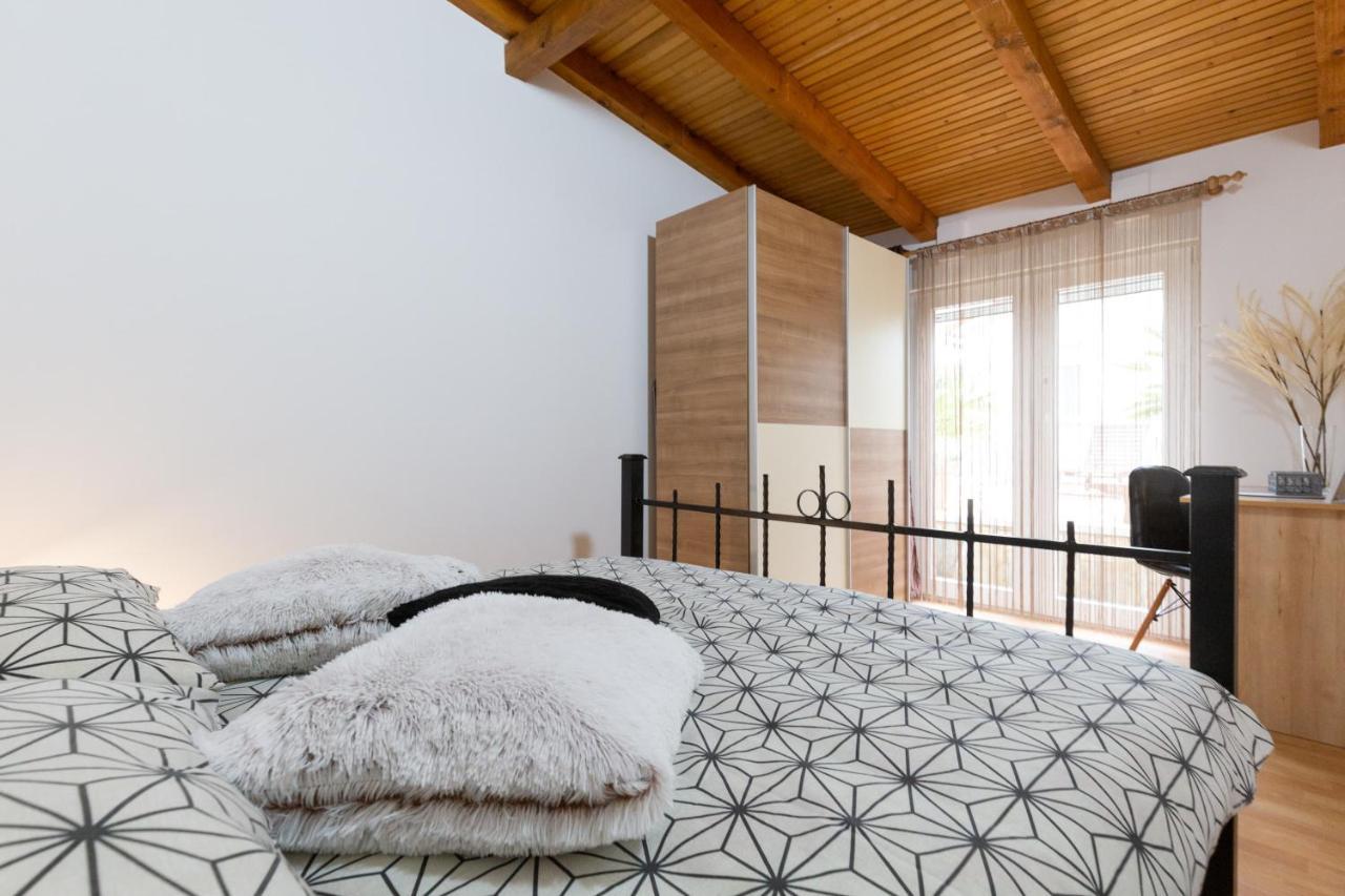 Holiday Home Bukovac 普拉 外观 照片