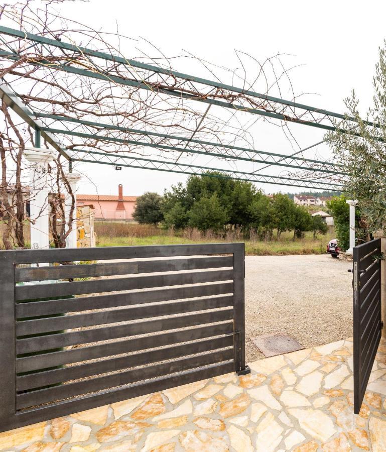 Holiday Home Bukovac 普拉 外观 照片