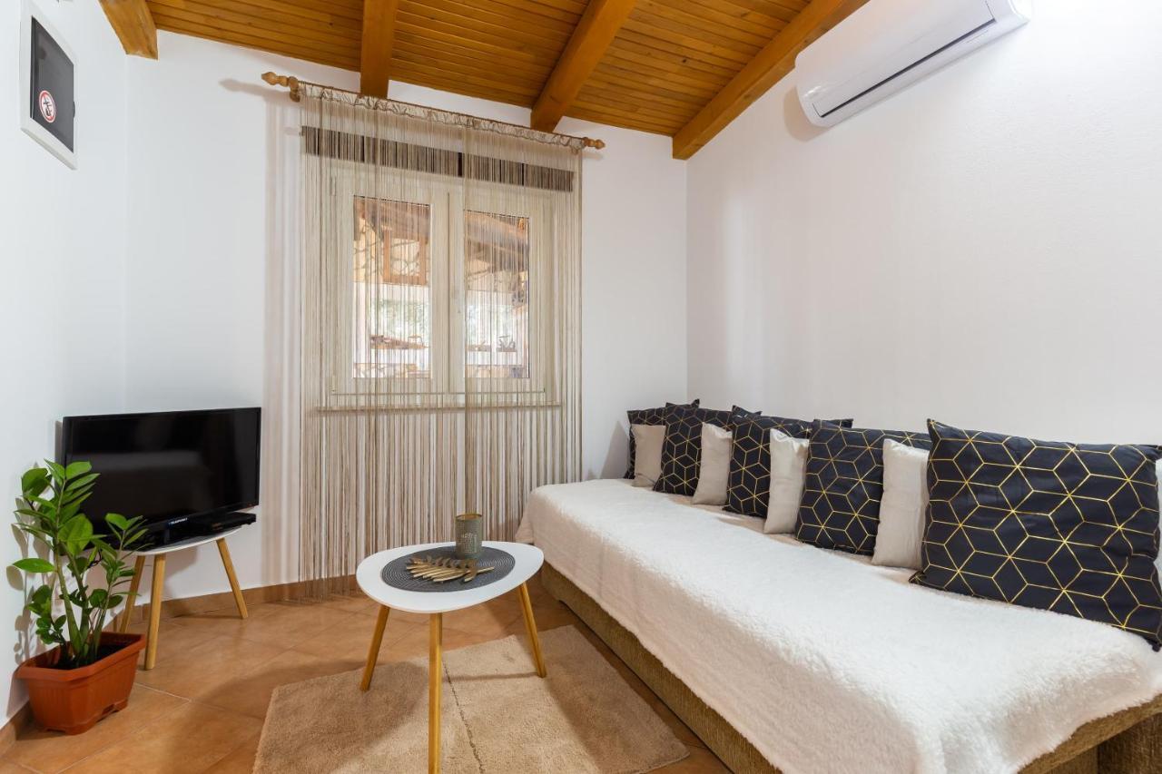 Holiday Home Bukovac 普拉 外观 照片